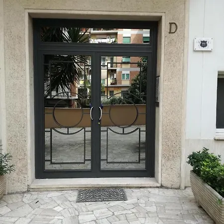 Testa Gioacchino Couette-café Rome